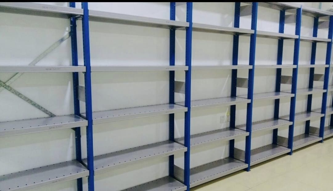 Bolt-free Shelving